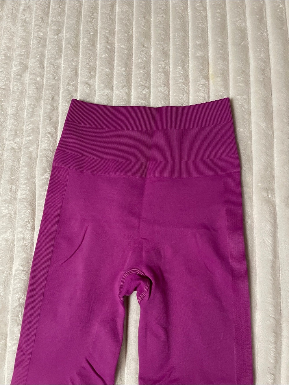 Lululemon Zone In Tight Tender | Size 4 ? - Picture 6 of 8
